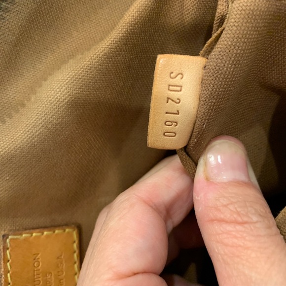 ✨ SOLD ✨Authentic Louis Vuitton Monogram Tivoli GM - Picture 5 of 9